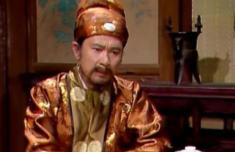 红楼梦里贾政作为贾家的顶梁柱,为何却没啥话语权呢?