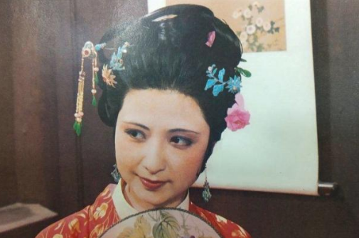 《红楼梦》尤二姐最后吞金自尽,是什么让她如此悲剧?