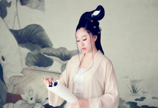 《点绛唇·波上清风》的作者是谁?此作者才能堪比李清照!