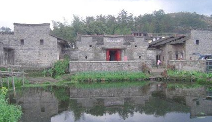 谢家：中国古典诗词常用典故之一，如辛弃疾《泌园春&middot;叠嶂西驰》