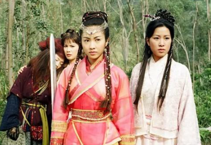 张无忌处事优柔寡断，赵敏为什么宁死也要选择和张无忌在一起？