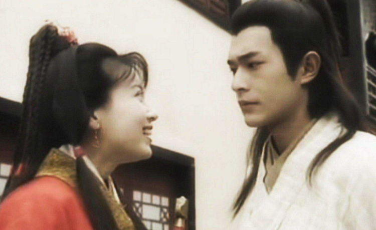 郭芙斩断杨过一臂，郭靖的行为究竟展现了他的优点还是缺点？